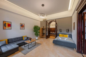Liszt Modern Chic Apartment